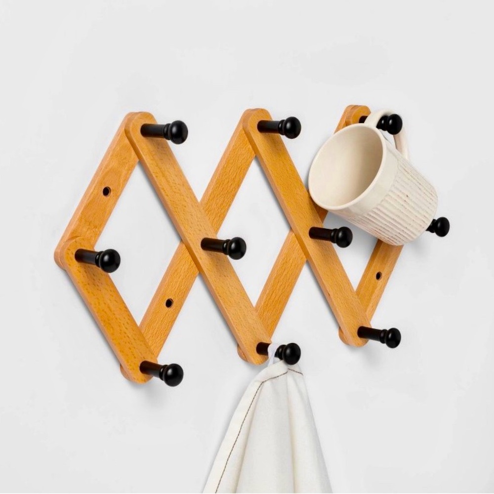Target Threshold Hook Rack Accordion Style Adjustable New in Box Beechwood